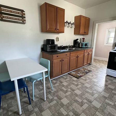 The Purple Door Apt In The Heart Of Radford City المظهر الخارجي الصورة