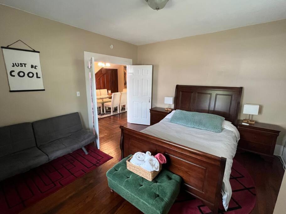 The Purple Door Apt In The Heart Of Radford City المظهر الخارجي الصورة