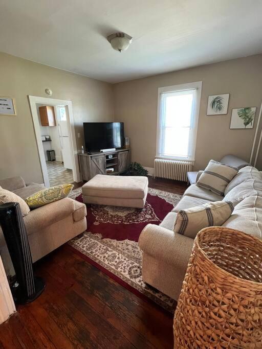 The Purple Door Apt In The Heart Of Radford City المظهر الخارجي الصورة